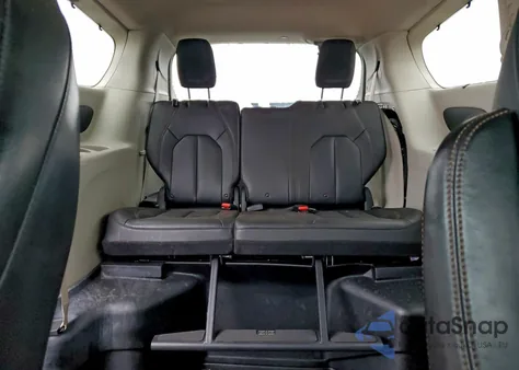 2018 Chrysler Pacifica Touring L z USA, uszkodzony, nr VIN 2C4RC1BG8JR314923